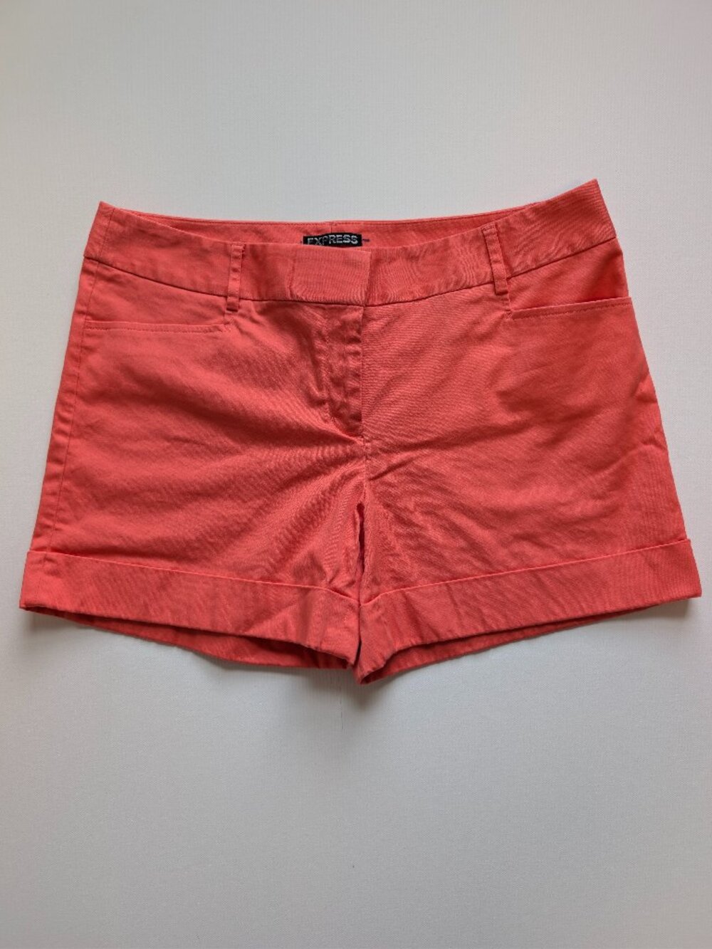 EXPRESS Coral Cuffed Chino Shorts Womens Size 6 Casual Low Rise Mid Rise Summer